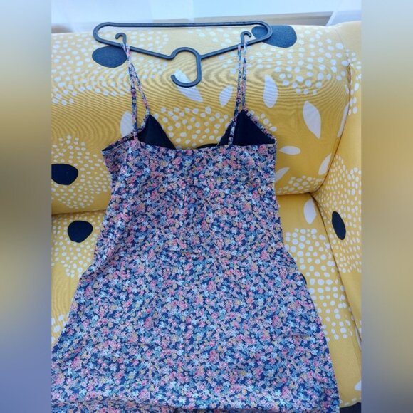 Women Floral Strap Dress - Picture 4 of 11